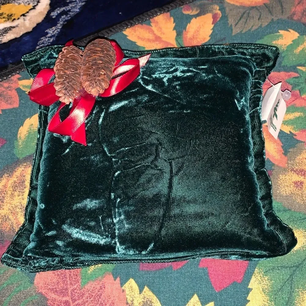 Green velvet balsam pillow